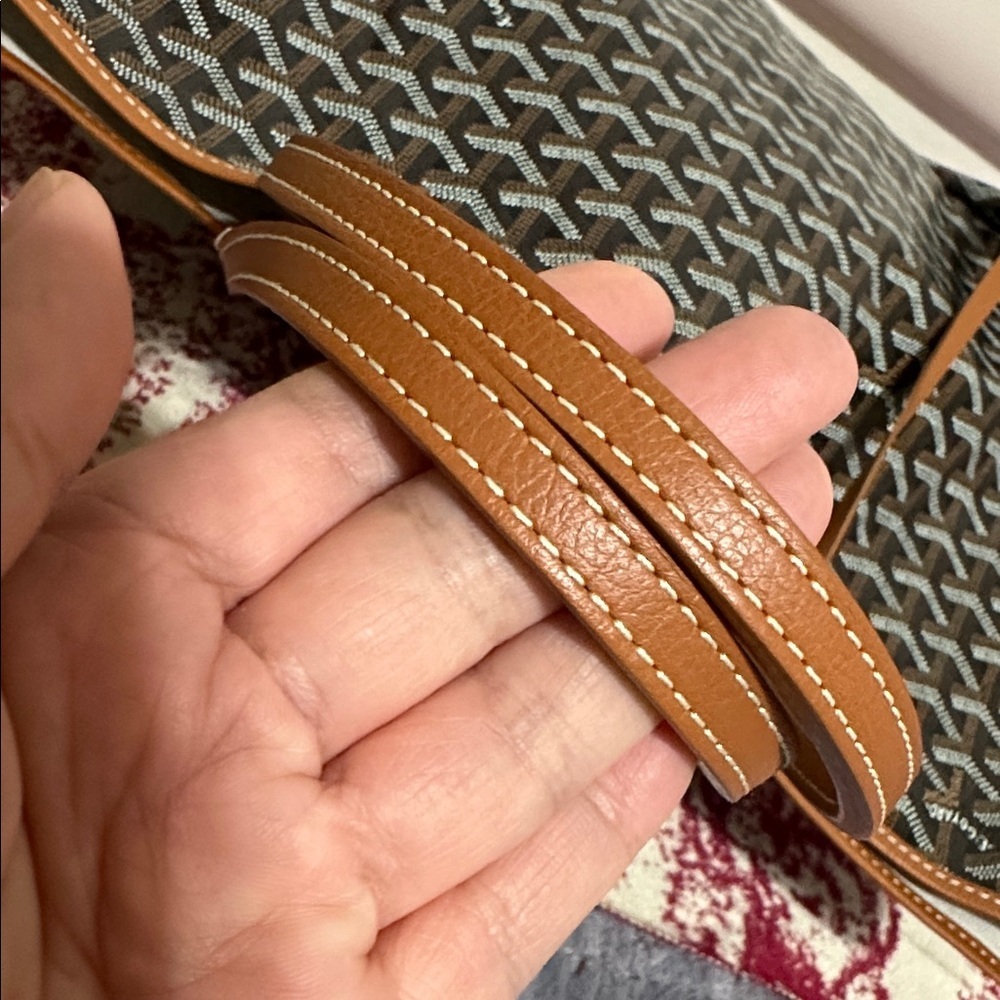 Goyard Tote Bag with Pouch - Picture 10 of 15